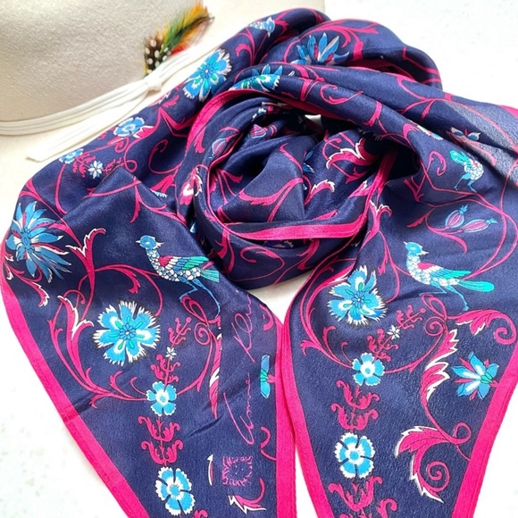 Vintage Accessories - 💫HP💫 SILK scarf/wrap w floral/prairie/country vibe